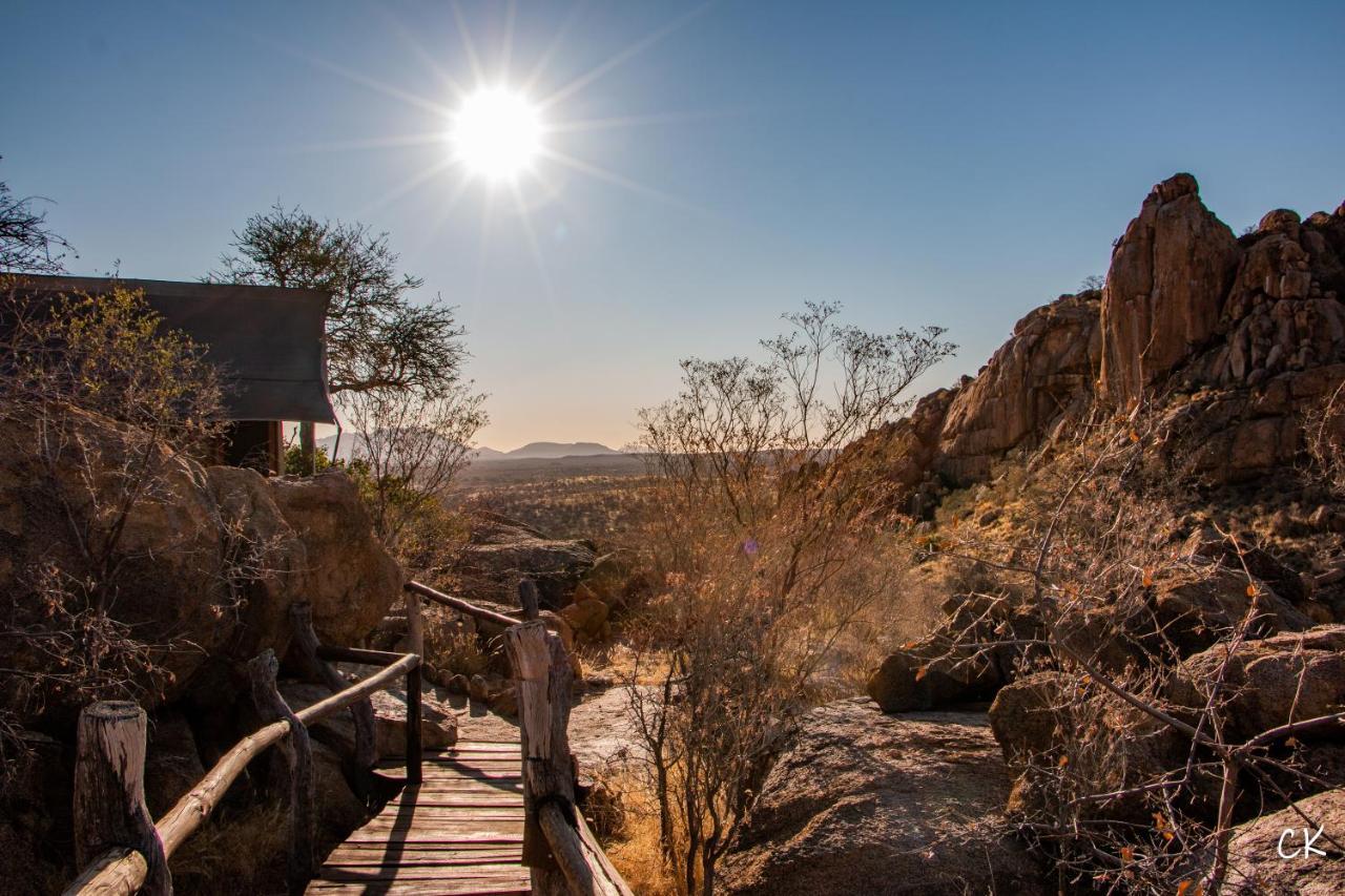 Ondudu Safari Lodge 奥马鲁鲁 外观 照片