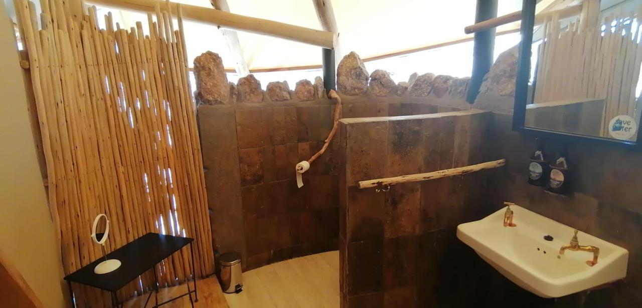 Ondudu Safari Lodge 奥马鲁鲁 外观 照片