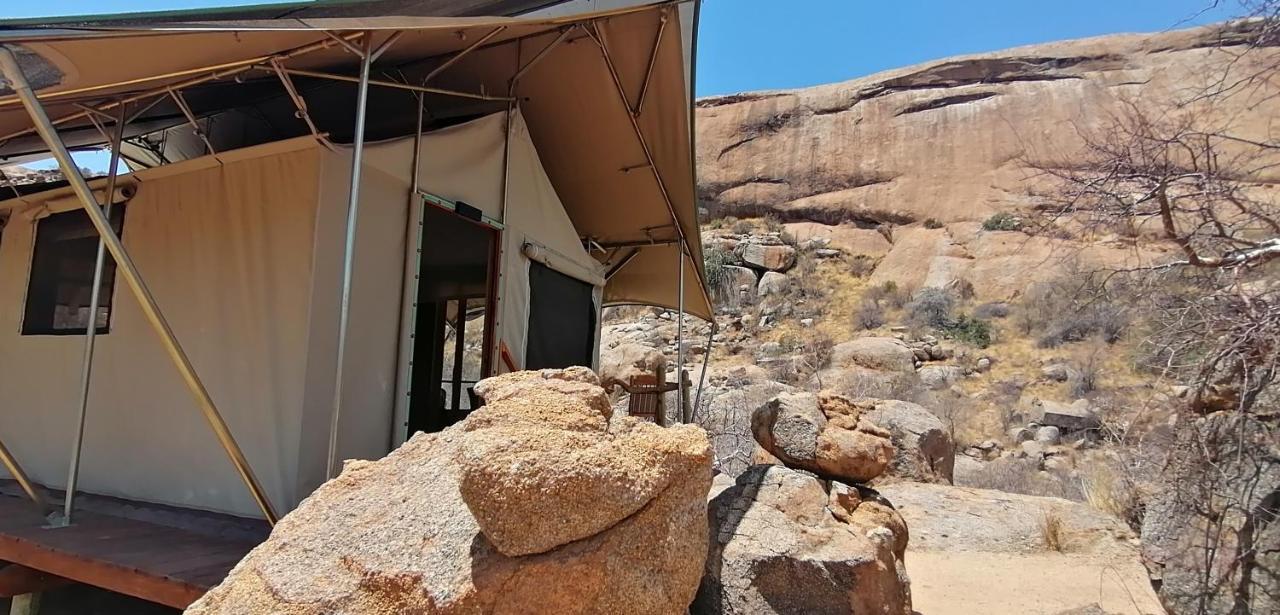 Ondudu Safari Lodge 奥马鲁鲁 外观 照片