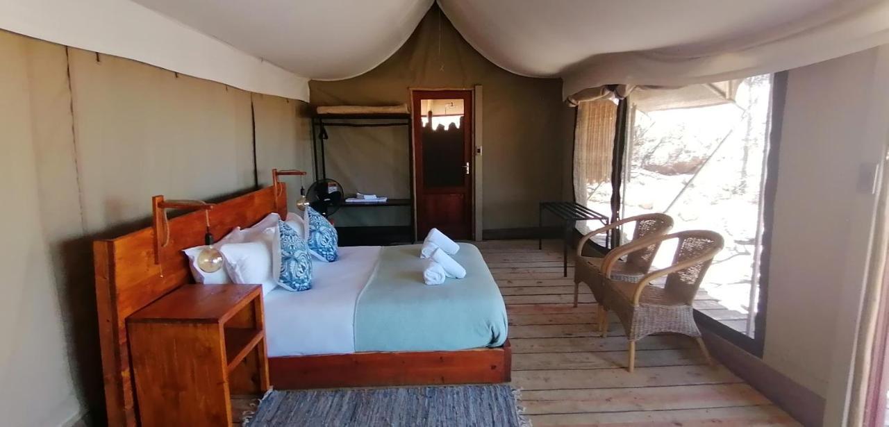 Ondudu Safari Lodge 奥马鲁鲁 外观 照片