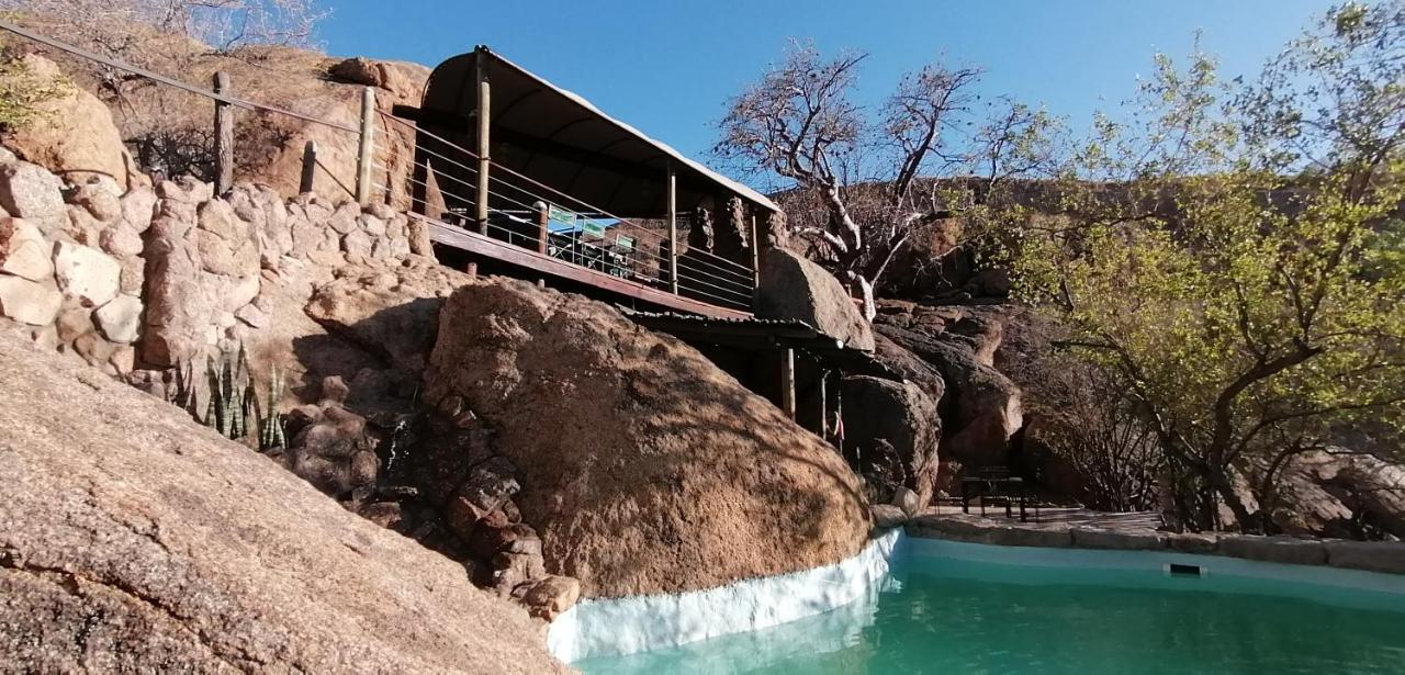 Ondudu Safari Lodge 奥马鲁鲁 外观 照片