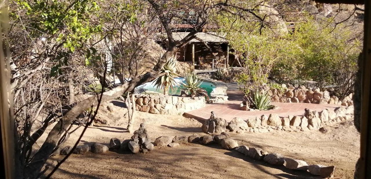 Ondudu Safari Lodge 奥马鲁鲁 外观 照片