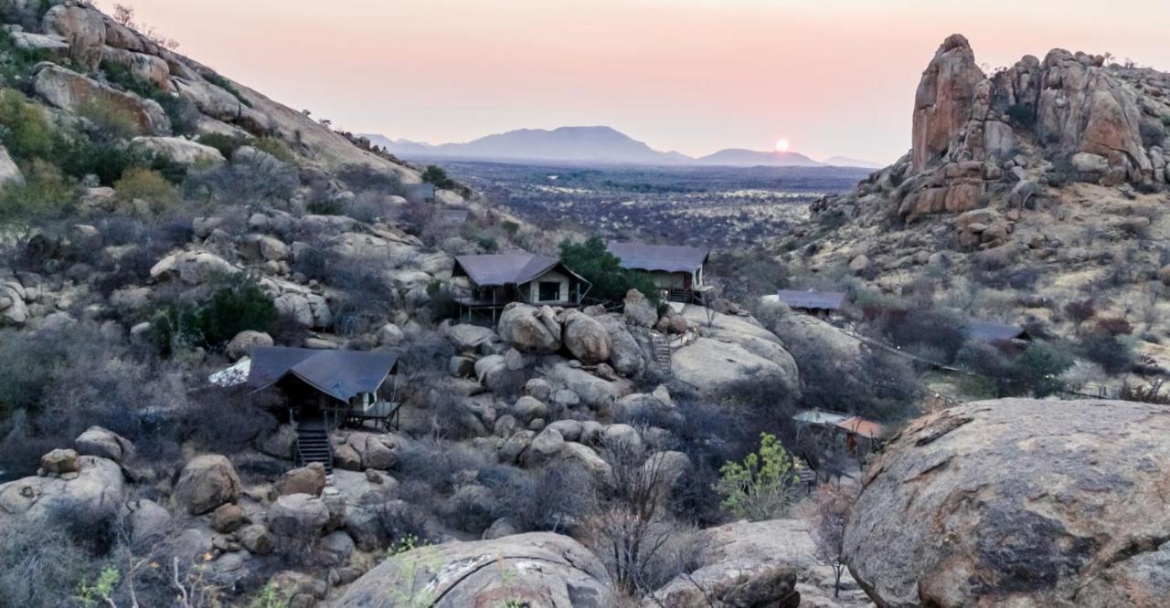 Ondudu Safari Lodge 奥马鲁鲁 外观 照片
