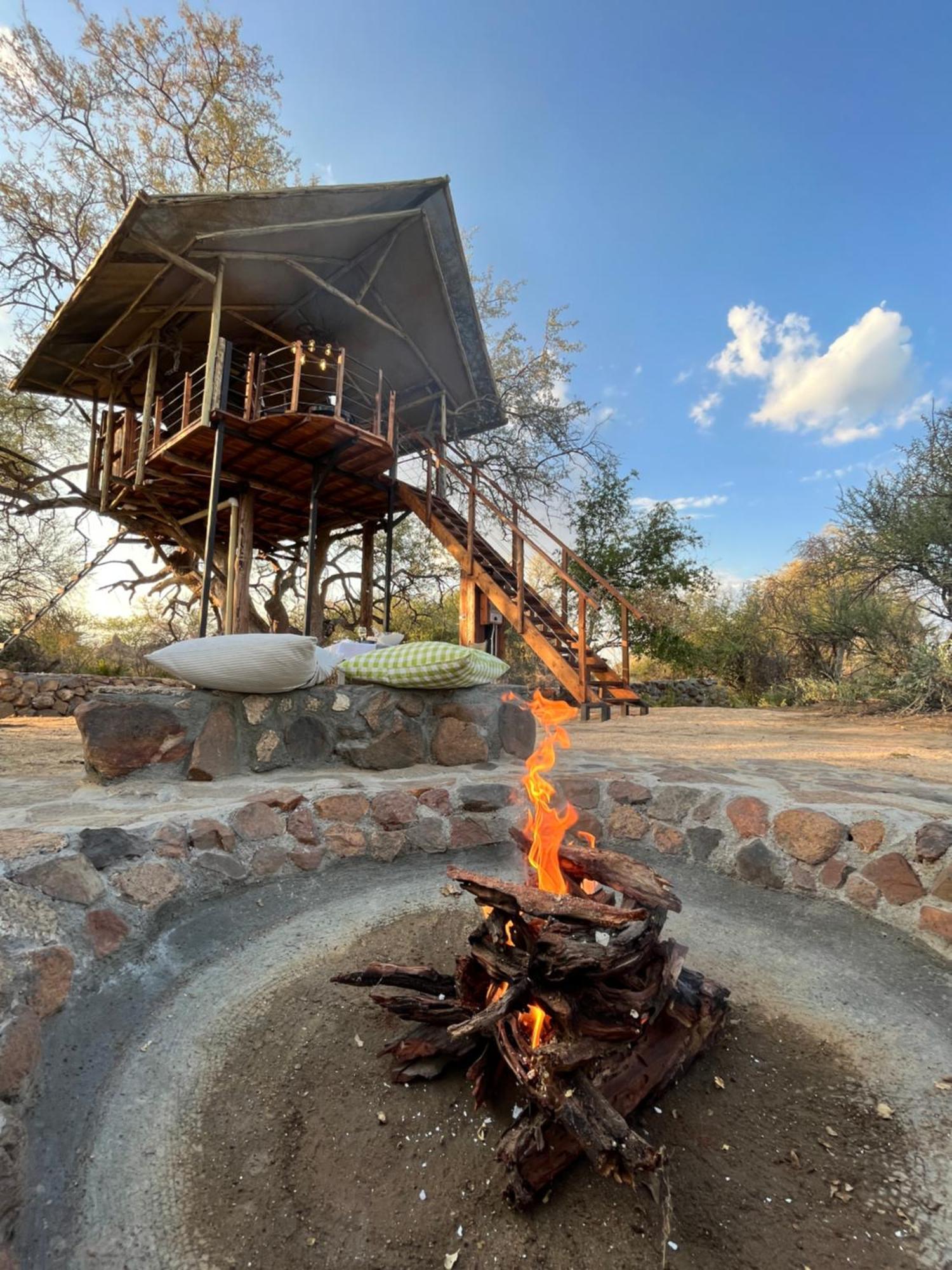 Ondudu Safari Lodge 奥马鲁鲁 外观 照片
