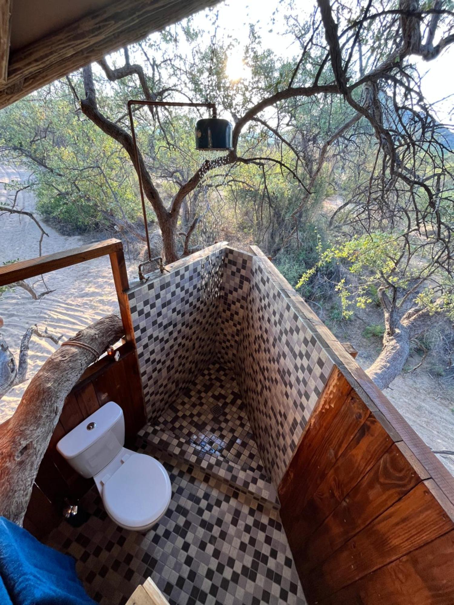 Ondudu Safari Lodge 奥马鲁鲁 外观 照片